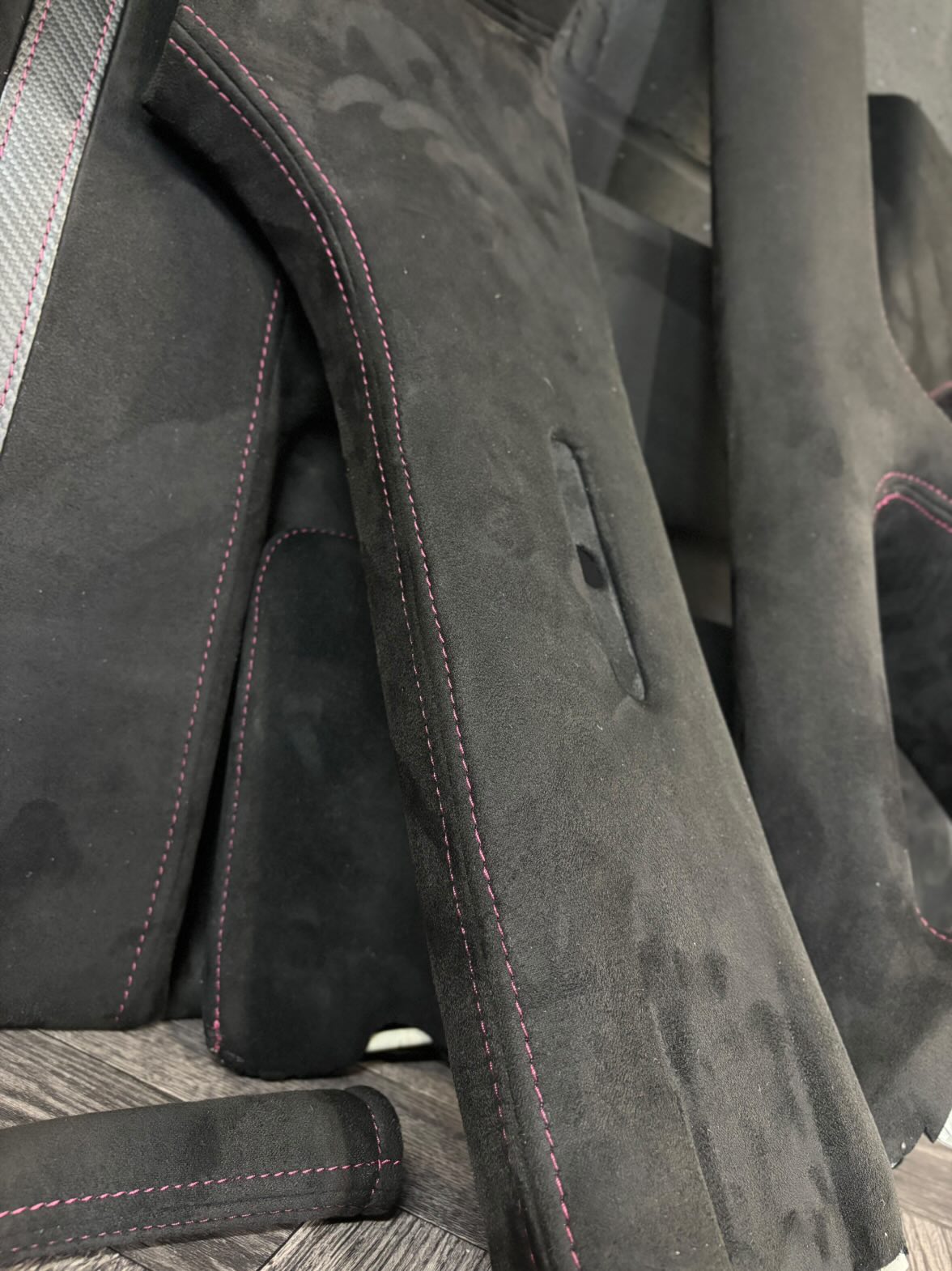 Volkswagen Caddy MK3/4 WERKS KIT Black Milano Suede/Blackberry Stitch/Carbon