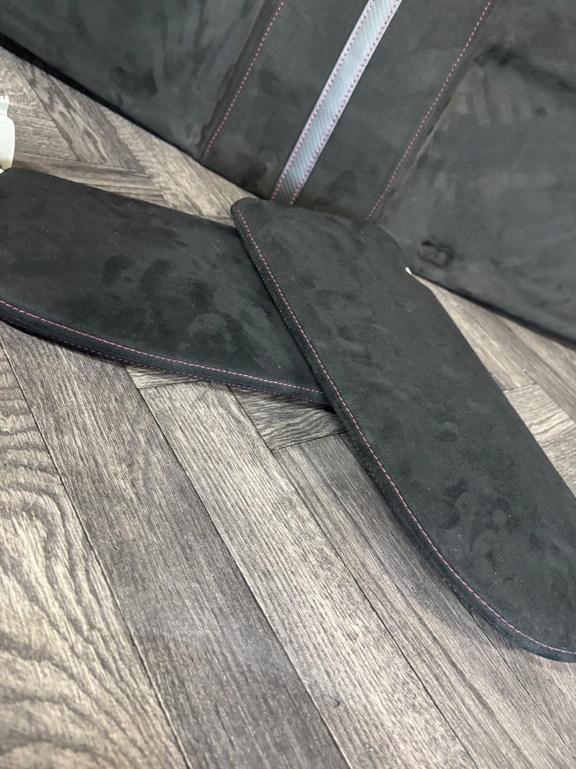 Volkswagen Caddy MK3/4 WERKS KIT Black Milano Suede/Blackberry Stitch/Carbon